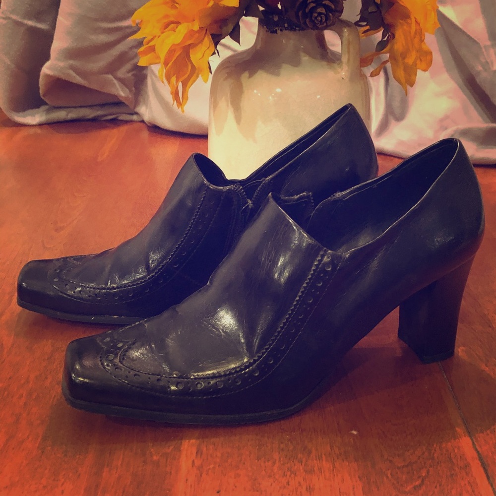 Black leather Bootie